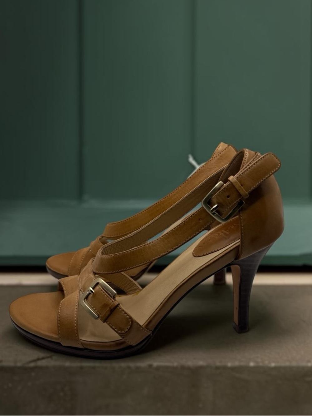 COLE HAAN Nike Air “Carma Air” Sandal. Tan, size 6. Retail $249 - Picture 3 of 10